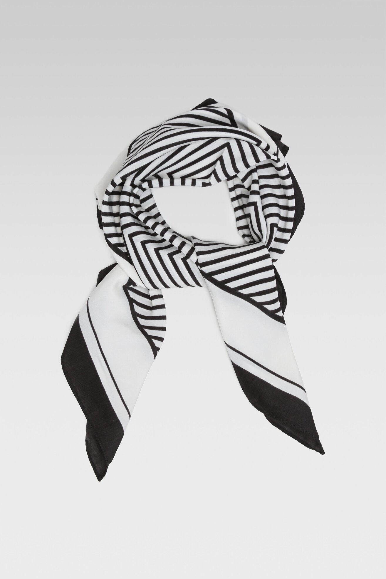 Хустка Жіноча Jenny Fairy 4W4-002-SS23 ЧОРНИЙ