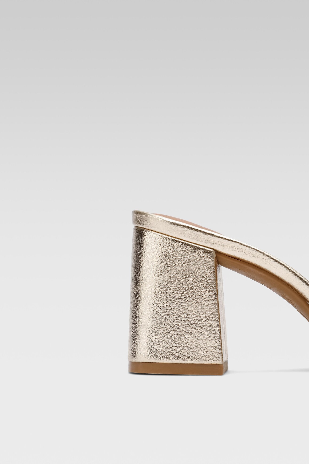 Klapki Sergio Bardi KR-331802-03SB Złoty