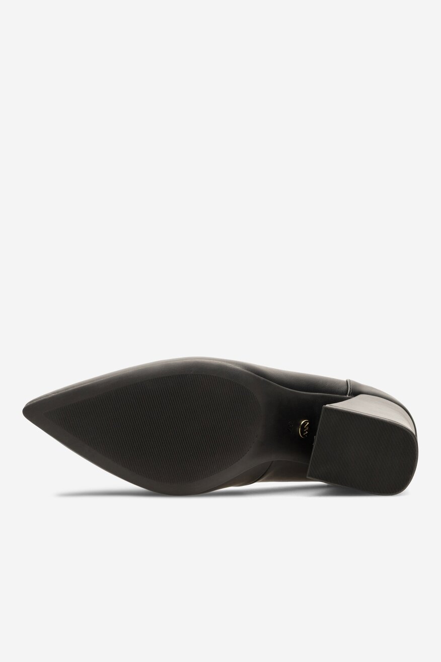 
                NINE WEST - Czółenka na słupku - 5905588151050