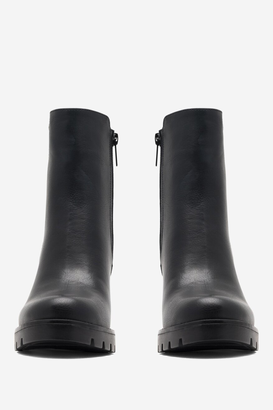 
                Jenny Fairy - Botki na słupku - 5904862983905