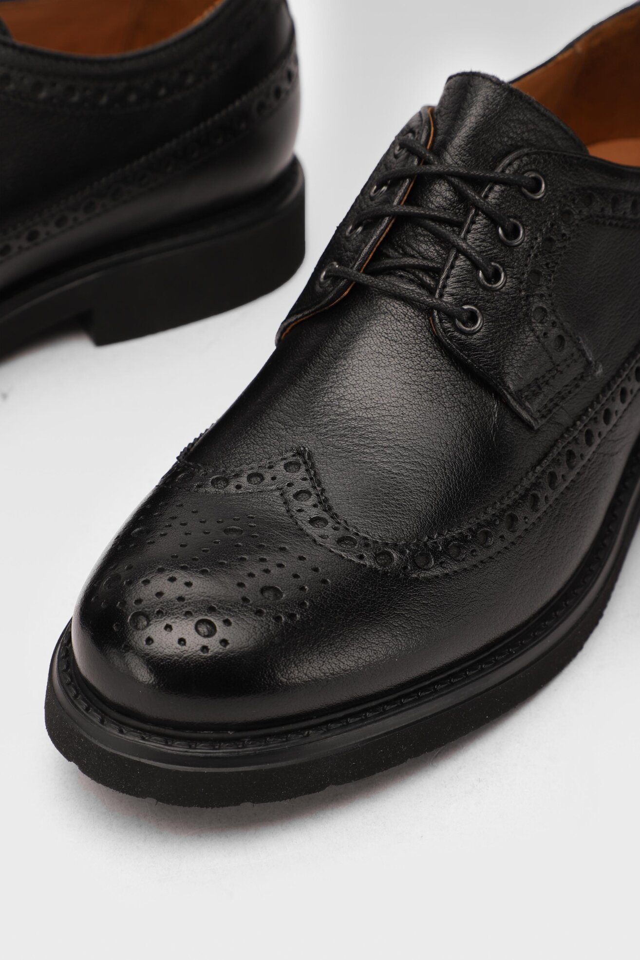 Półbuty Gino Rossi MB-MACAO-10 Czarny