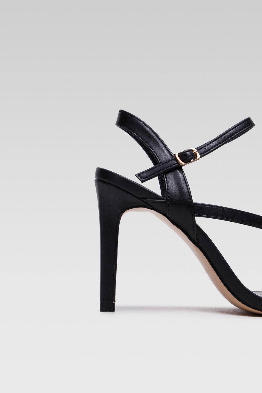 
                Jenny Fairy - Sandały z aplikacją czarne - 5904248456610