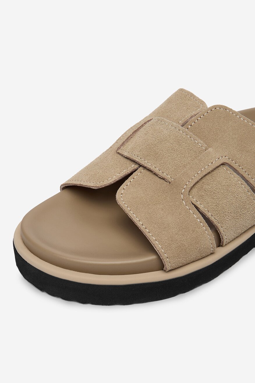 
                Шльопанець Gino Rossi БЕЖЕВИЙ - 5906751926994