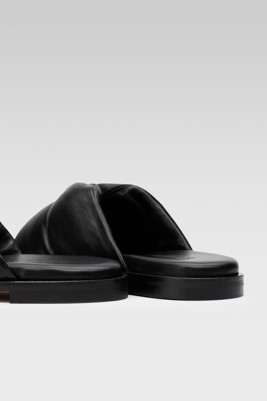 
                Badura - Klapki skórzane - 5904248717698