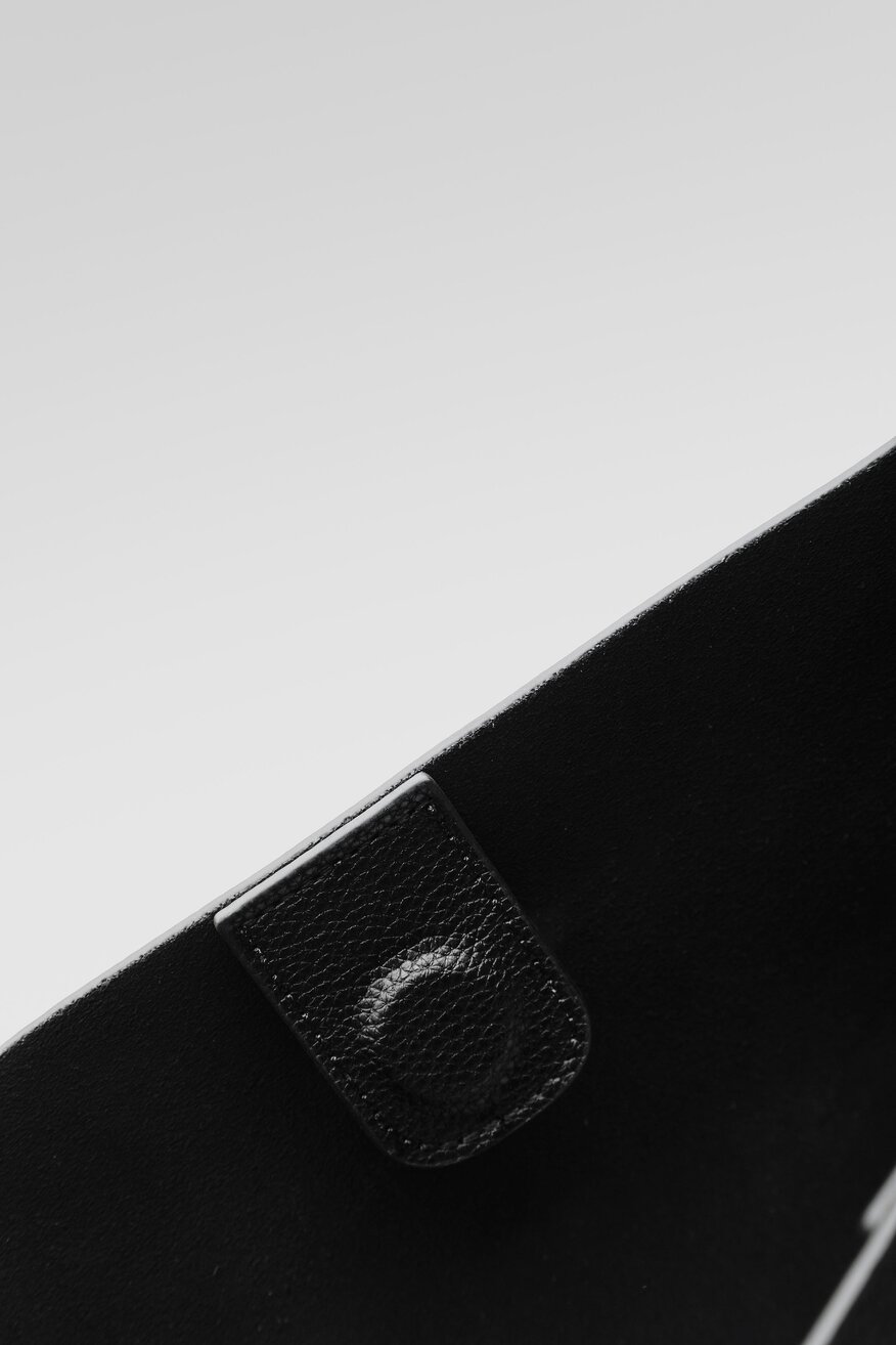 
                Gino Rossi - Torebka skórzana czarna - 5904862397047