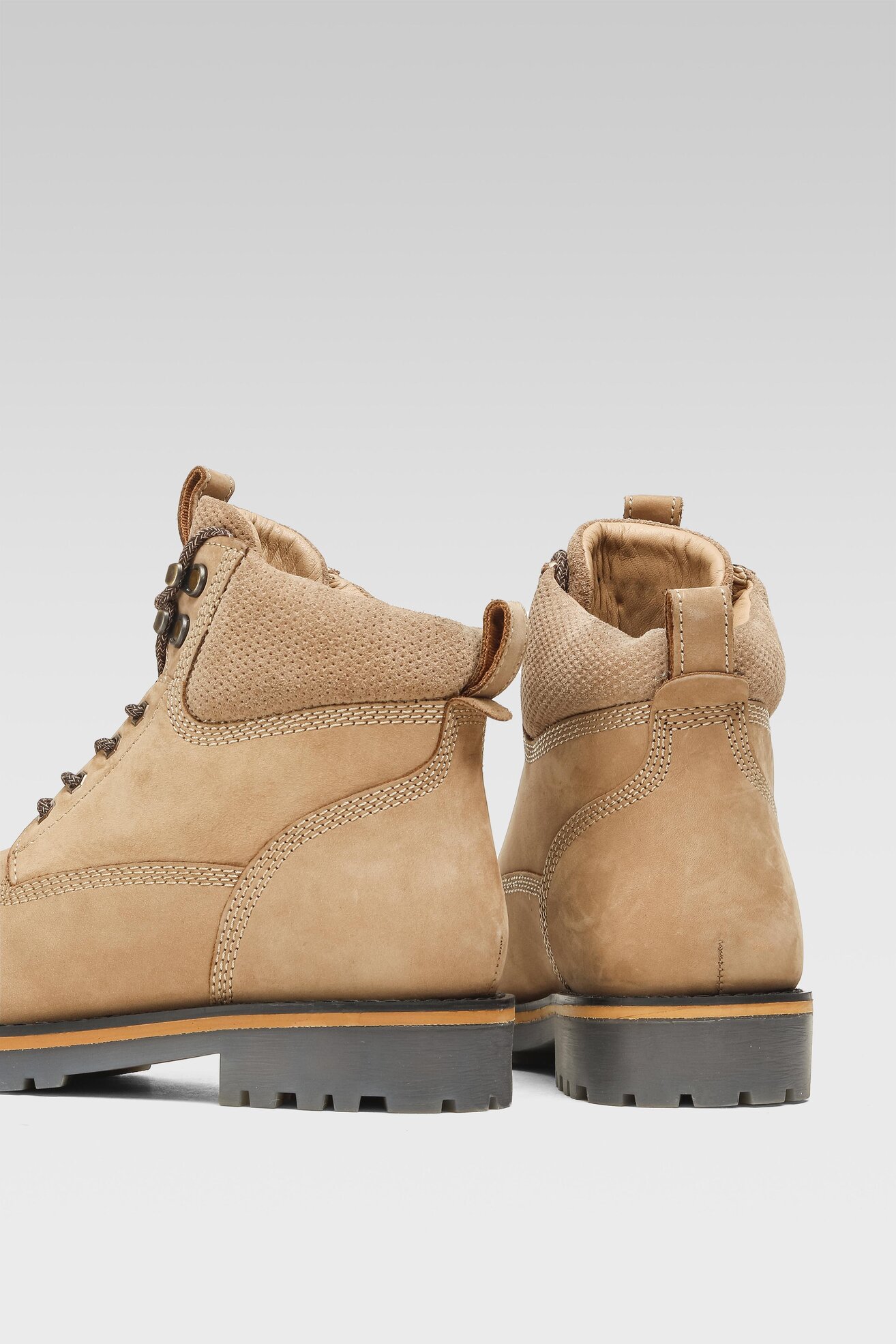 Csizma Badura MI08-BOWER-01 BÉZS