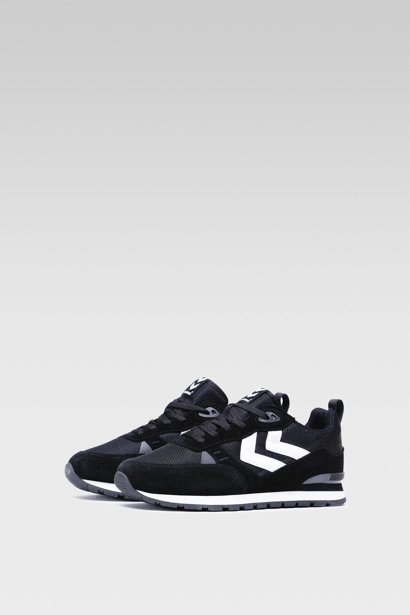 Obuwie sportowe Hummel THOR 212197-2114 Czarny