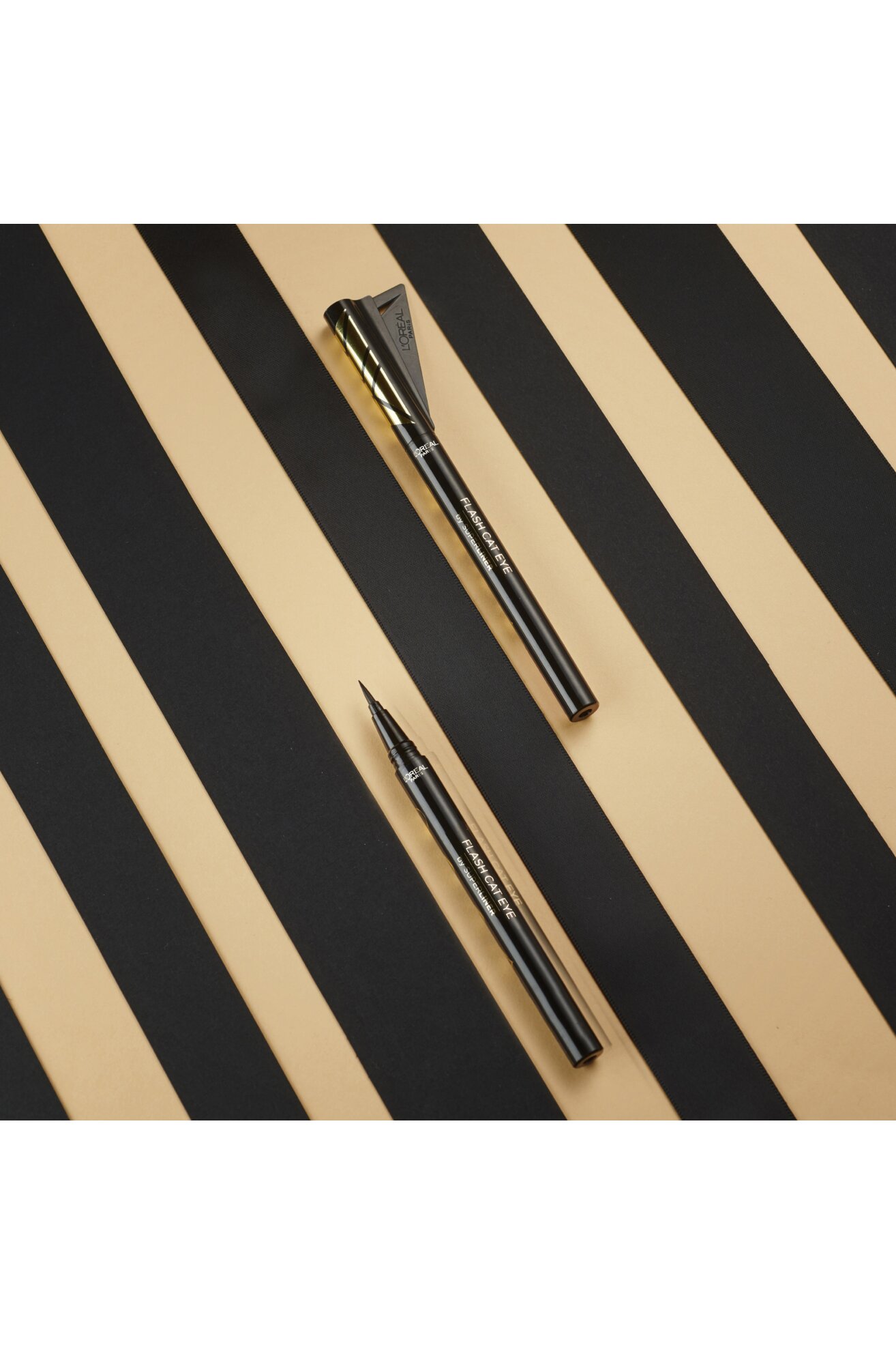 L'Oréal Paris Flash Cat Eye Superliner eyeliner 01 Black L'OREAL PARIS SUPERLINR FLASH CAT EYE EYELINER -