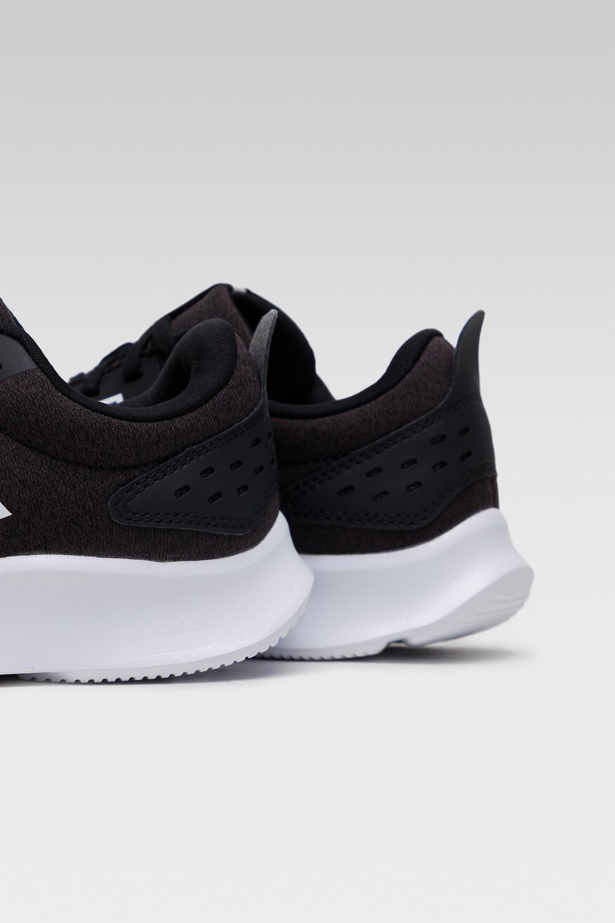 Sportcipő New Balance FEKETE - 5903698849942