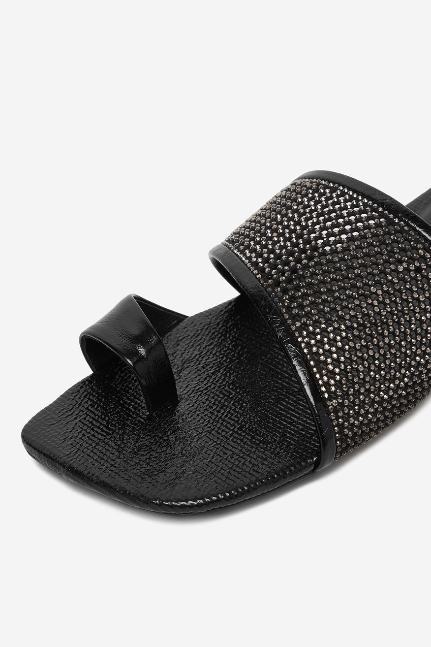 
                EVA MINGE - Japonki skórzane - 5906751804377