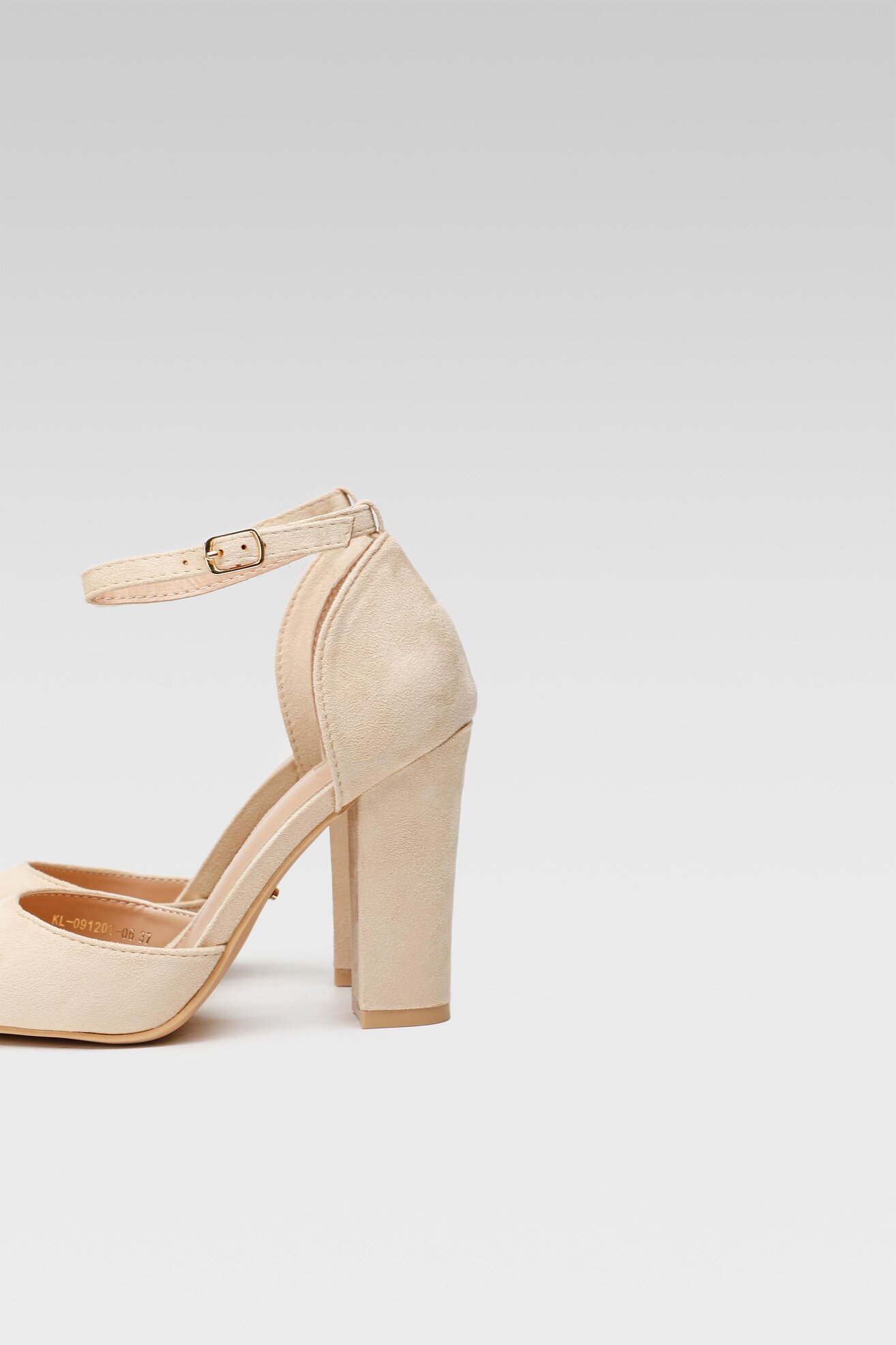 Körömcipő DeeZee KL-091201-06 BÉZS