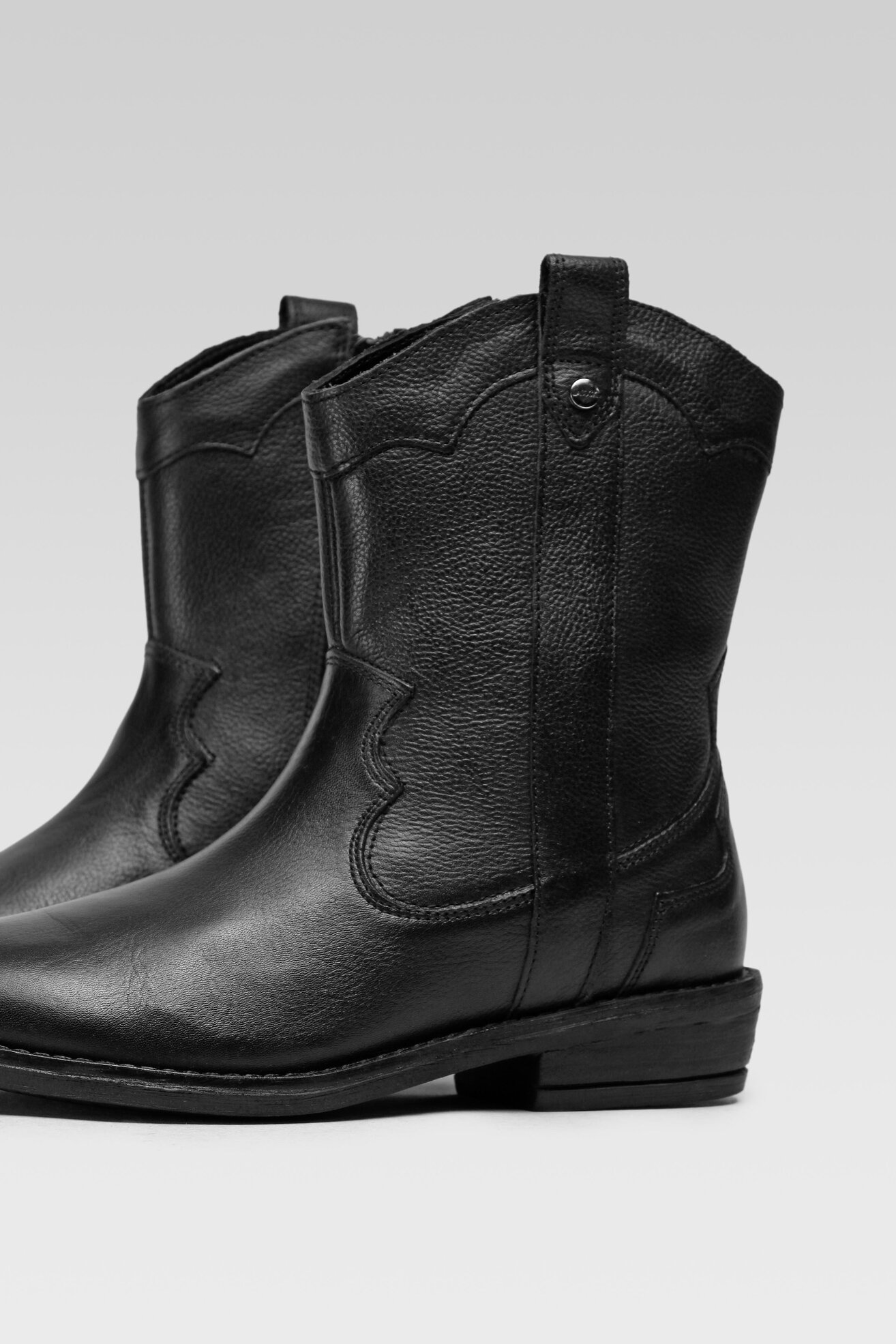 Kozaki Lasocki Young GI12-KEXAS-02 Czarny