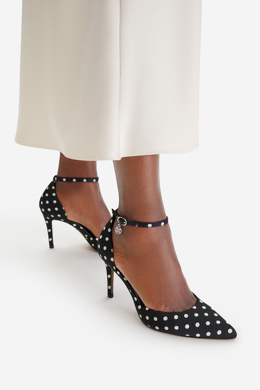 
                Елегантни обувки NINE WEST ЧЕРЕН - 5906751908167