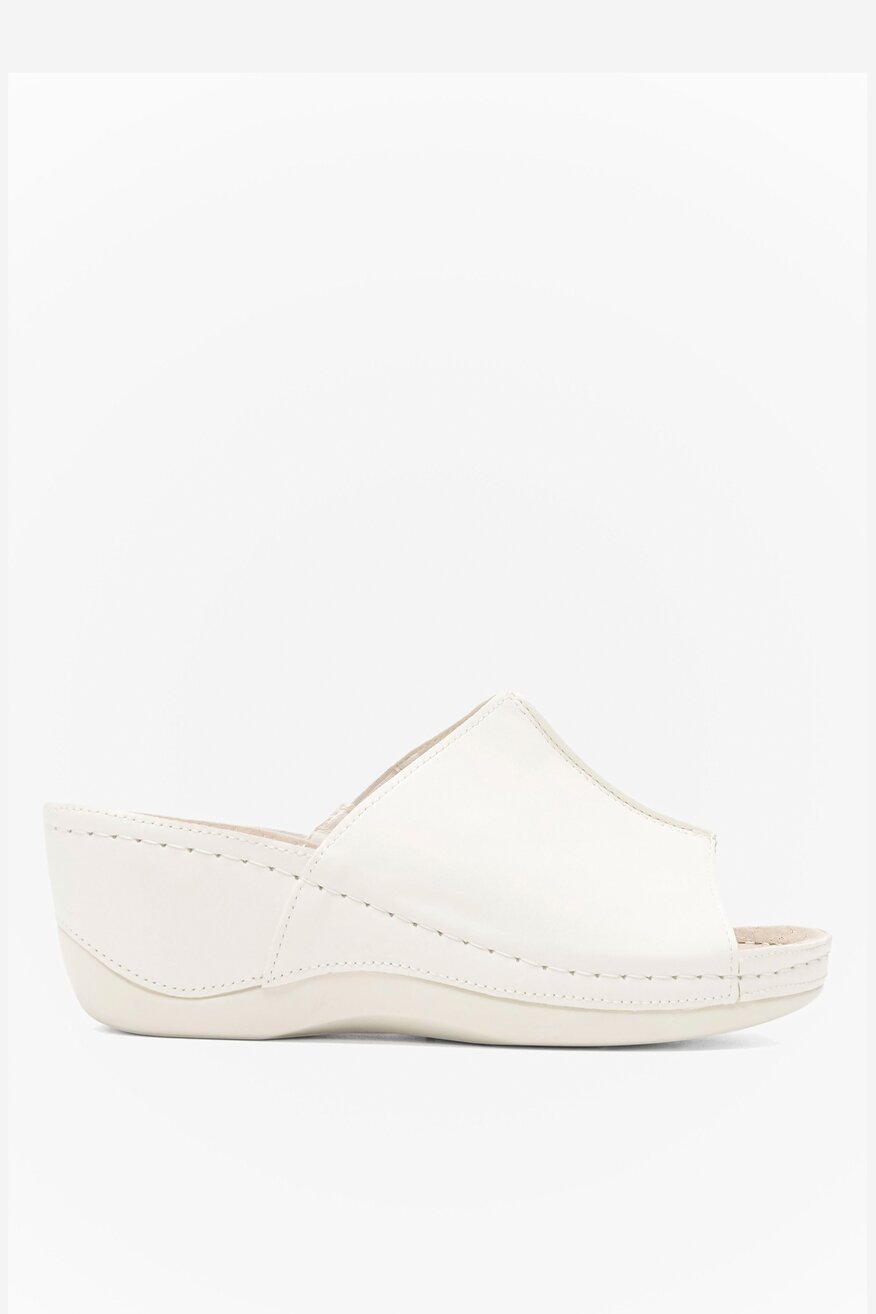 
                Go Soft - Sandały białe - 5904862754024