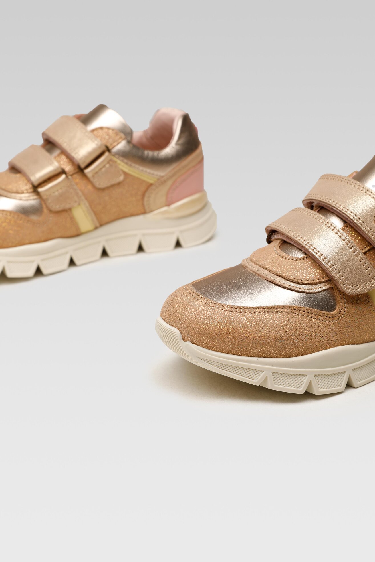 Sneakers Twisty CI12-VICKS-01 Złoty