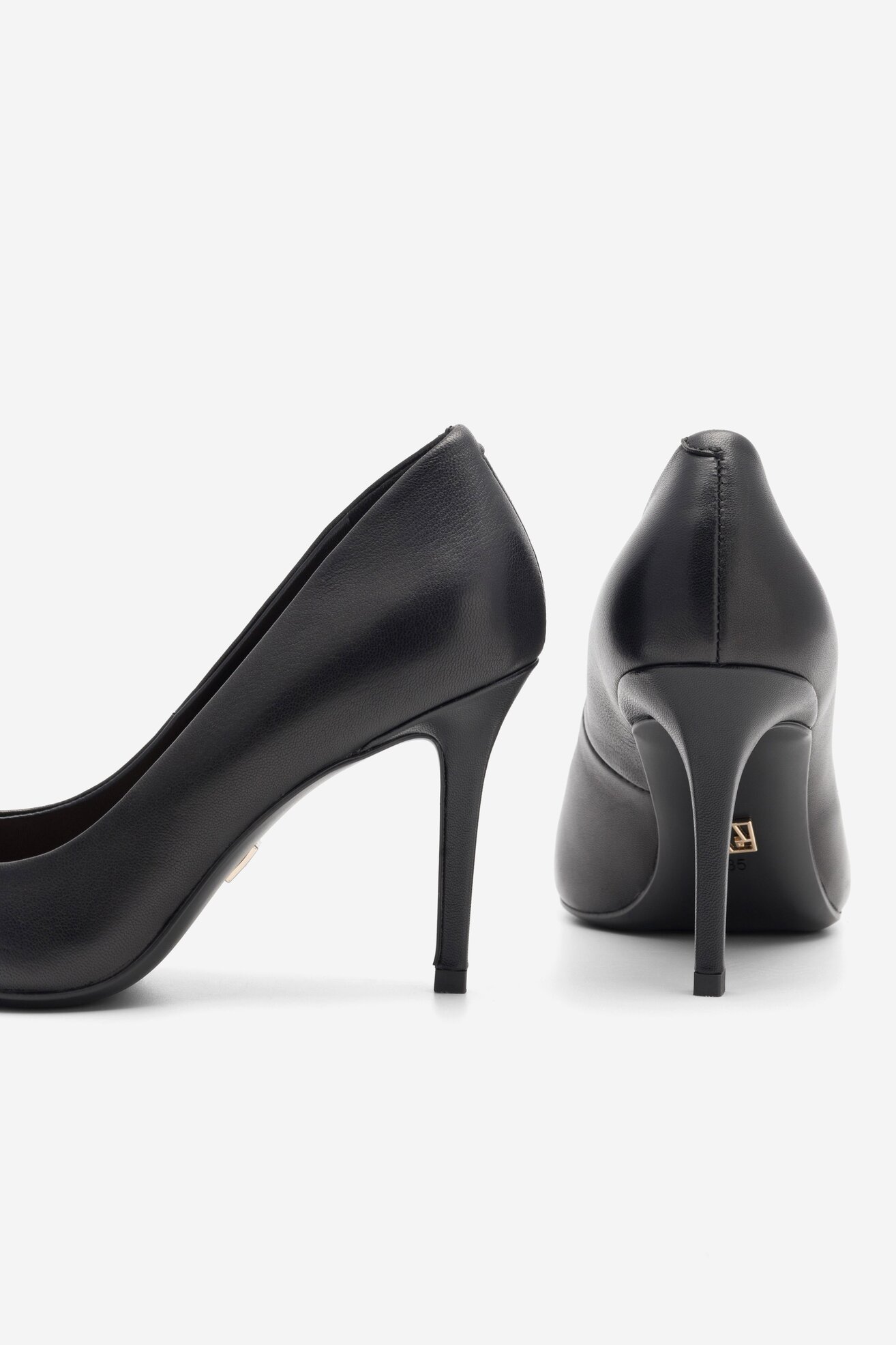 Körömcipő Gino Rossi V-323-346 FEKETE