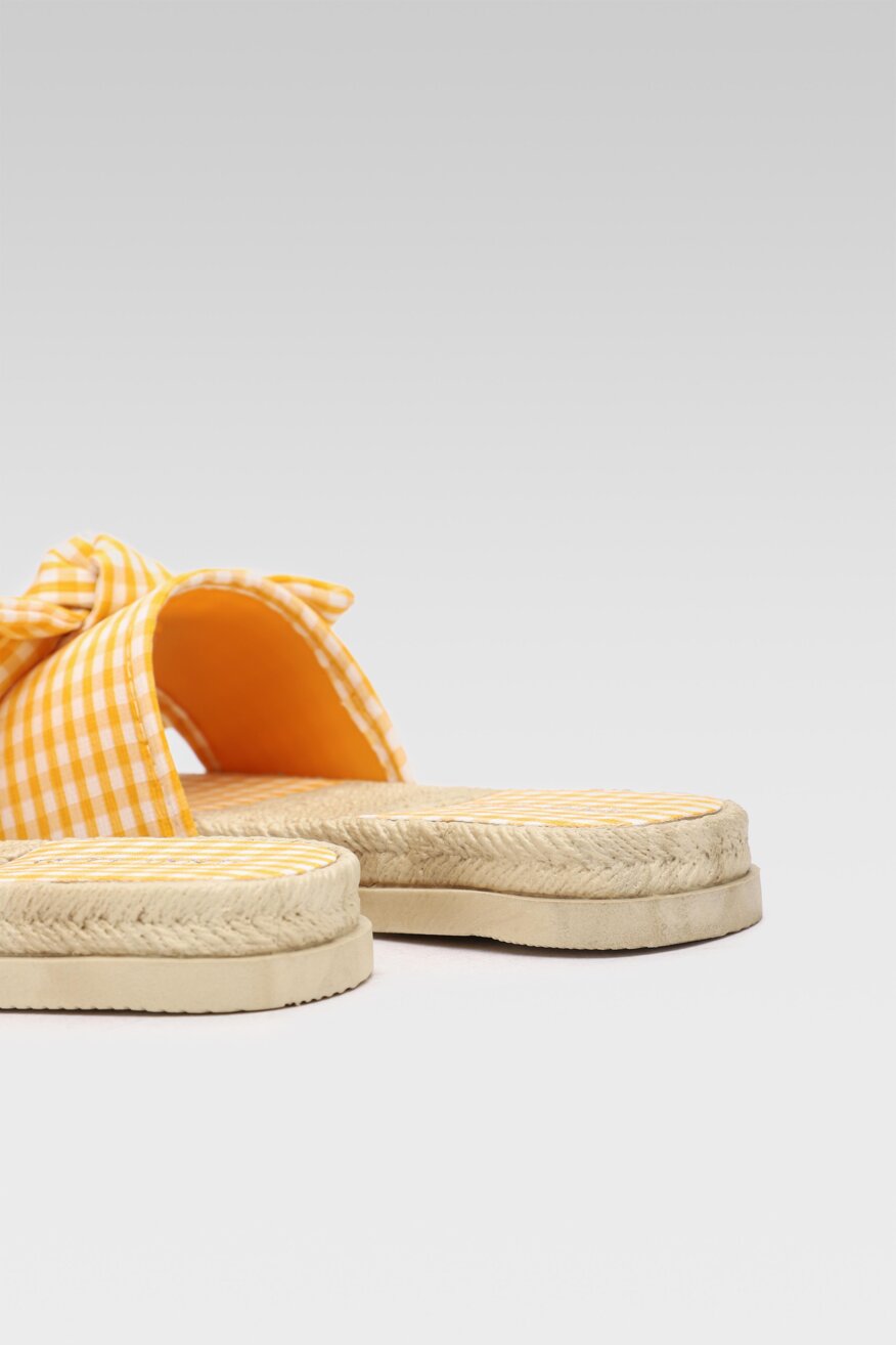 
                Jenny Fairy - Klapki z aplikacją żółte - 5903698696041