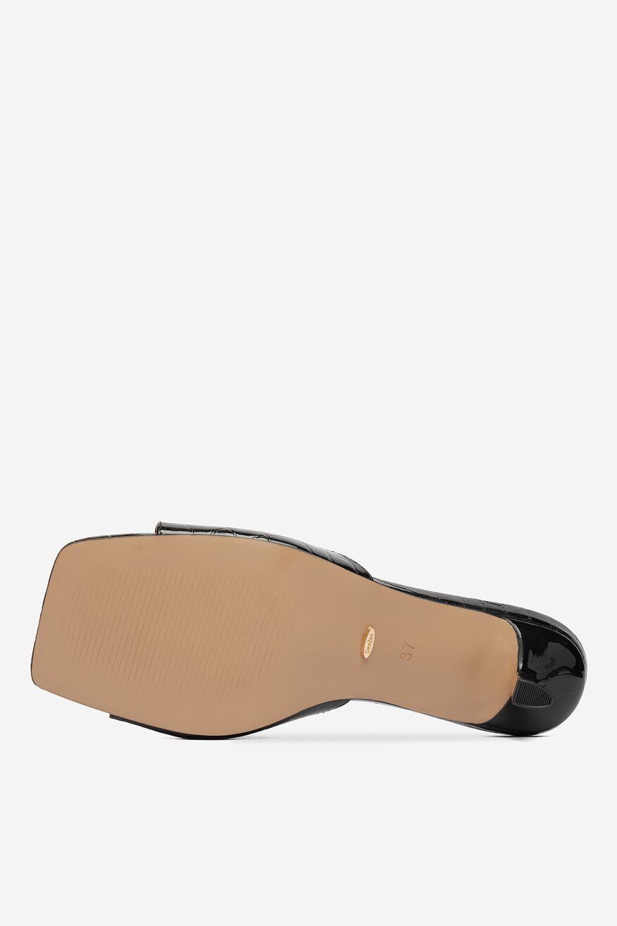 
                DeeZee - Klapki - 5906751979419