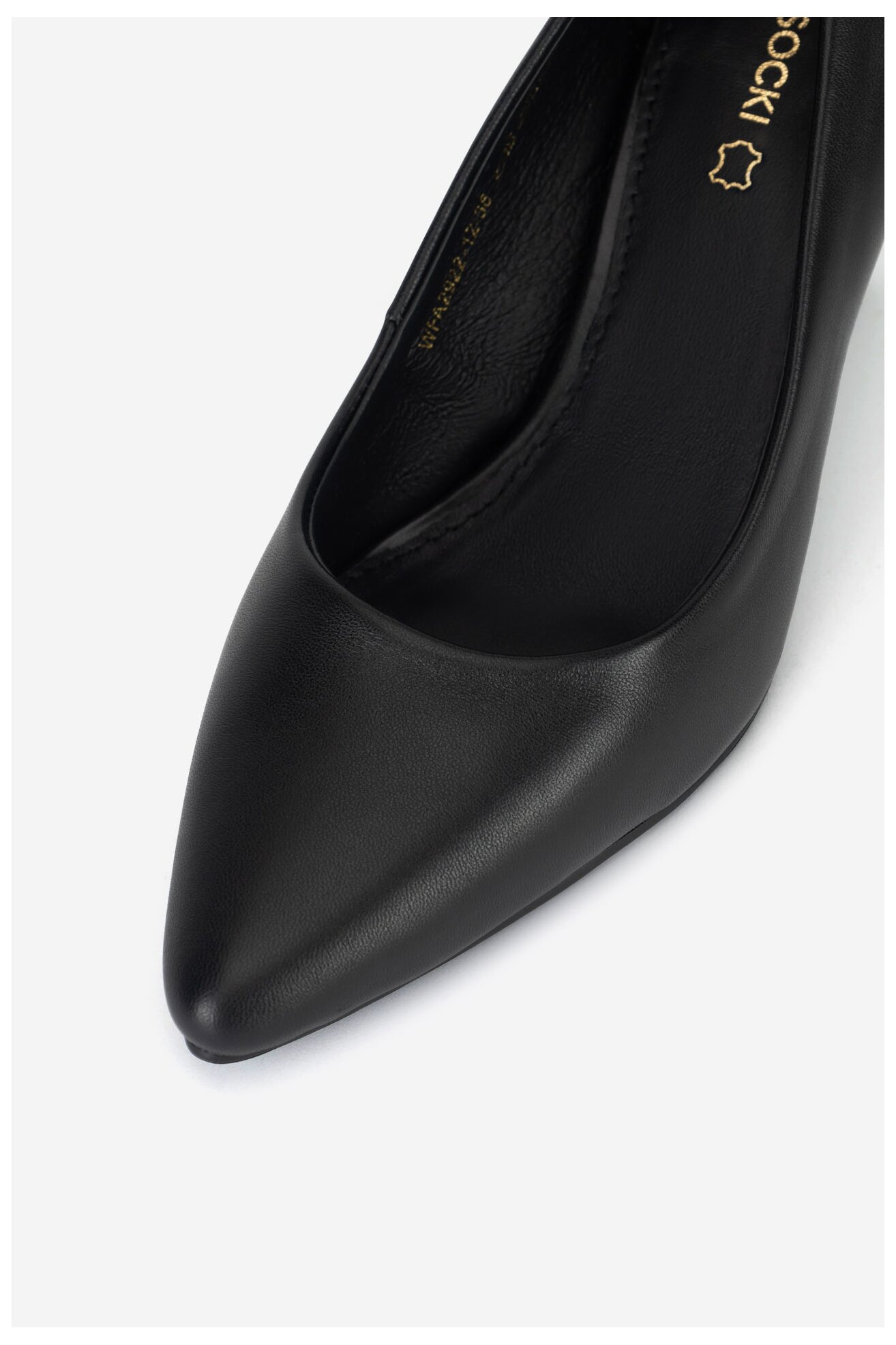 Körömcipő Lasocki WFA2922-1Z FEKETE