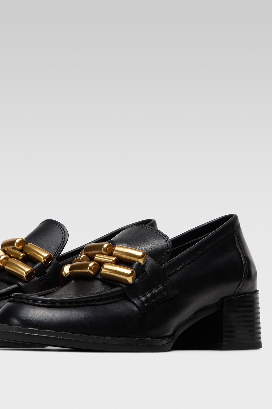 
                Gino Rossi - Lordsy skórzane na obcasie - 5904862014043