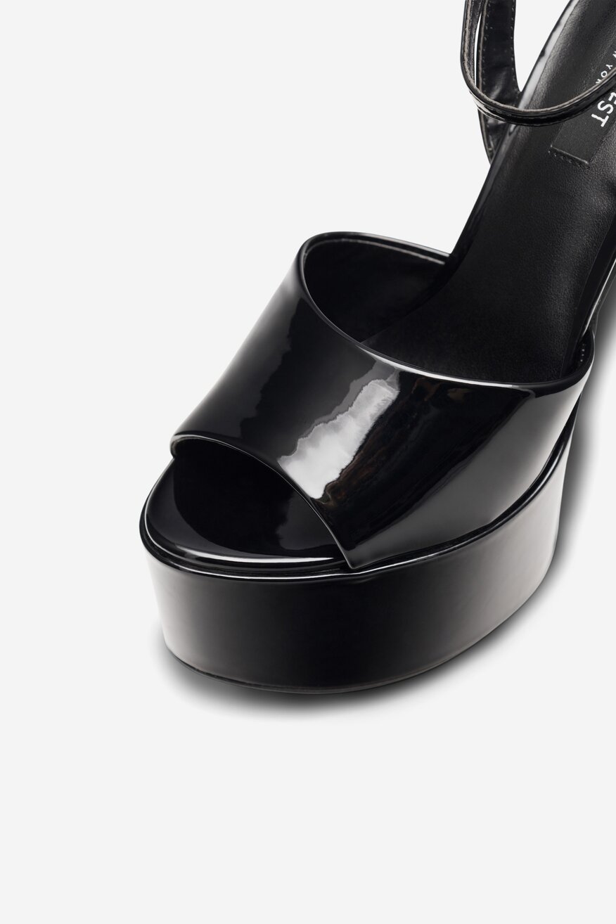 
                NINE WEST - Sandały na szpilce - 5905588174899