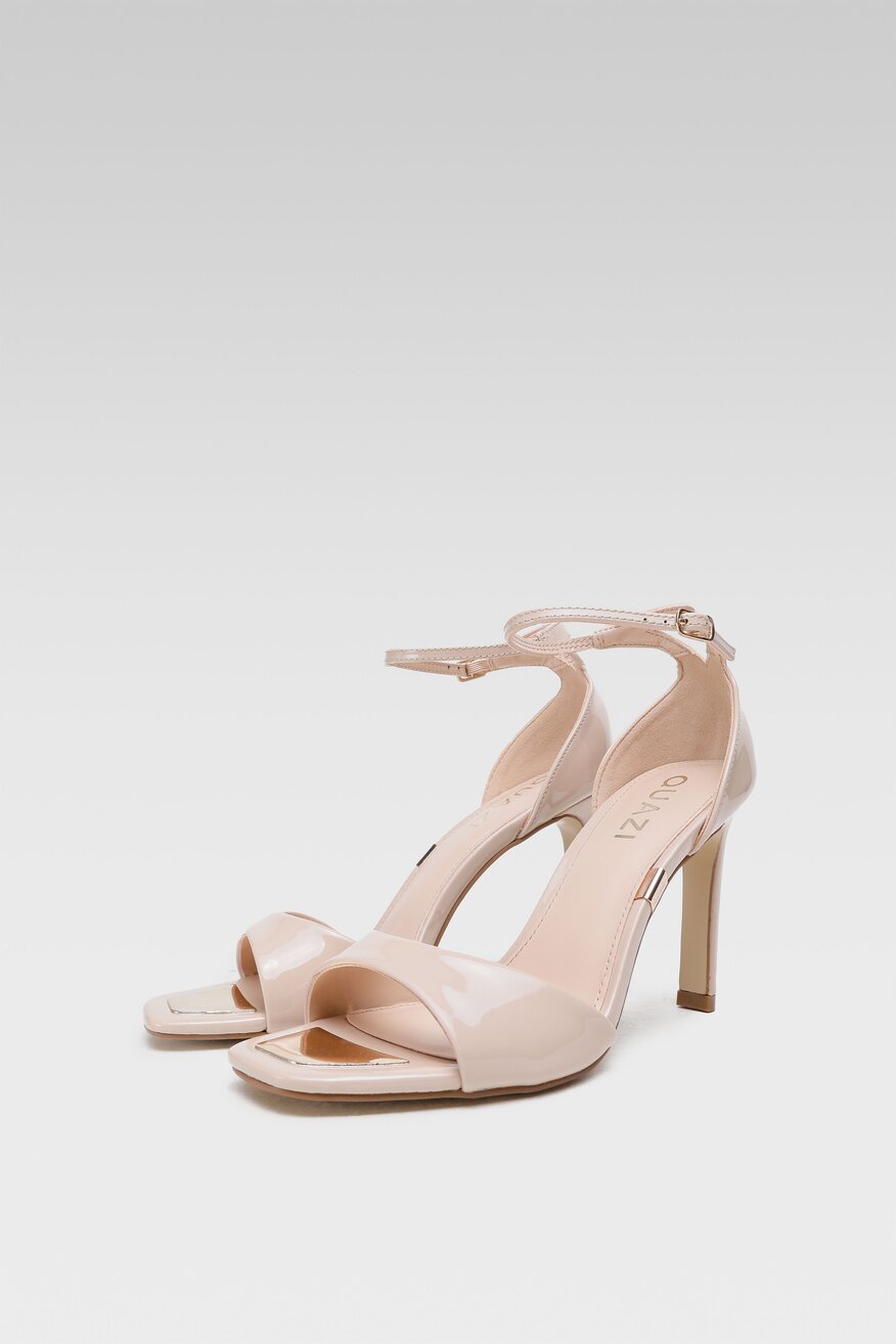 
                Quazi - Sandały na szpilce - 5904248301569