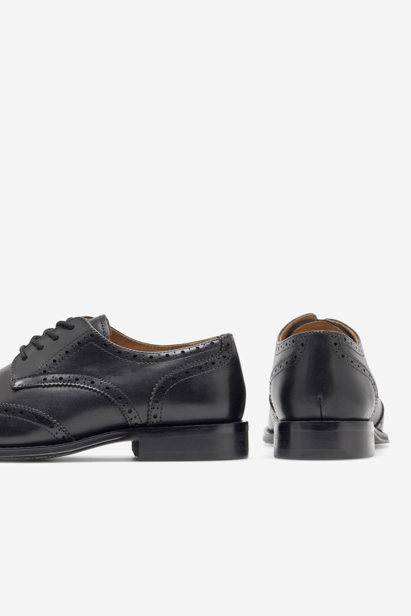 Półbuty Gino Rossi FABIANO-02 123AM Czarny