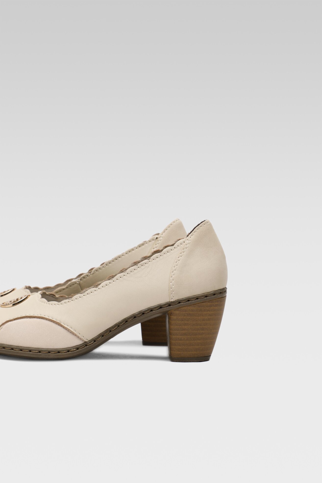 Елегантни обувки Rieker 40910-80 БЕЖОВ