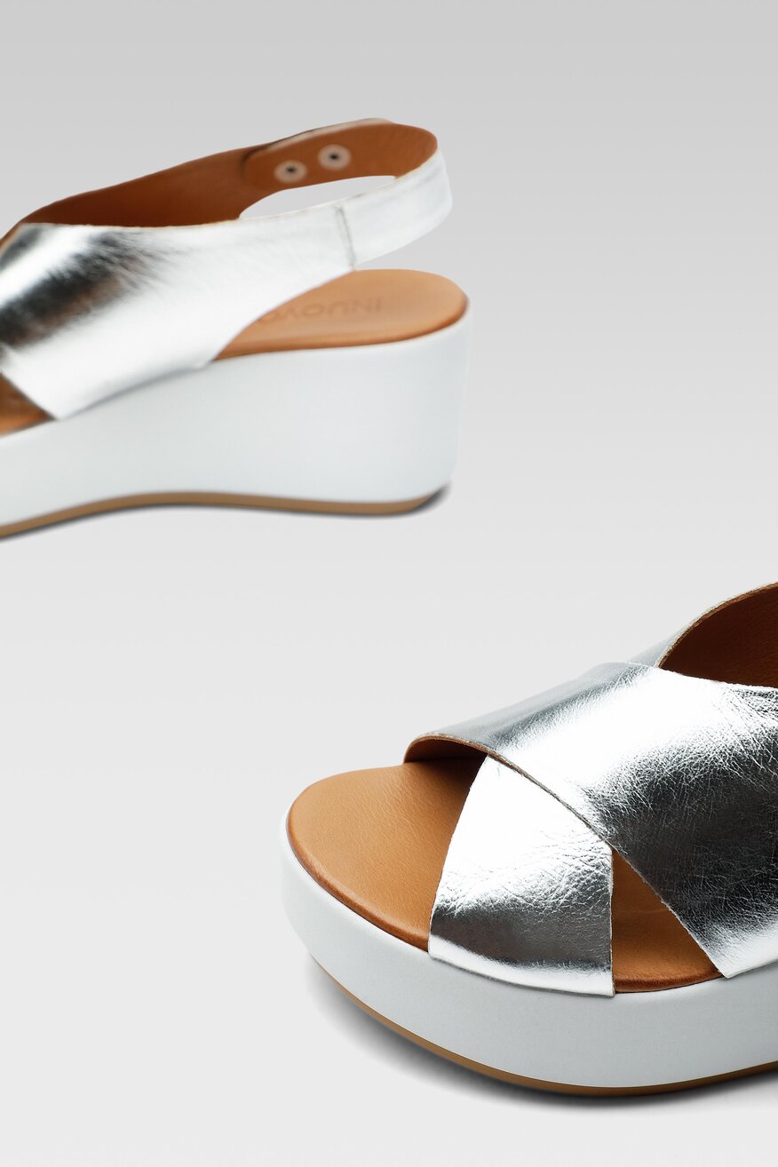 Inuovo - Sandały na koturnie - 5904248728236