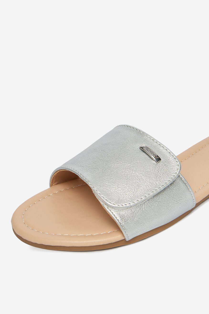 
                Шльопанець Jenny СРІБНИЙ - 5906751898598