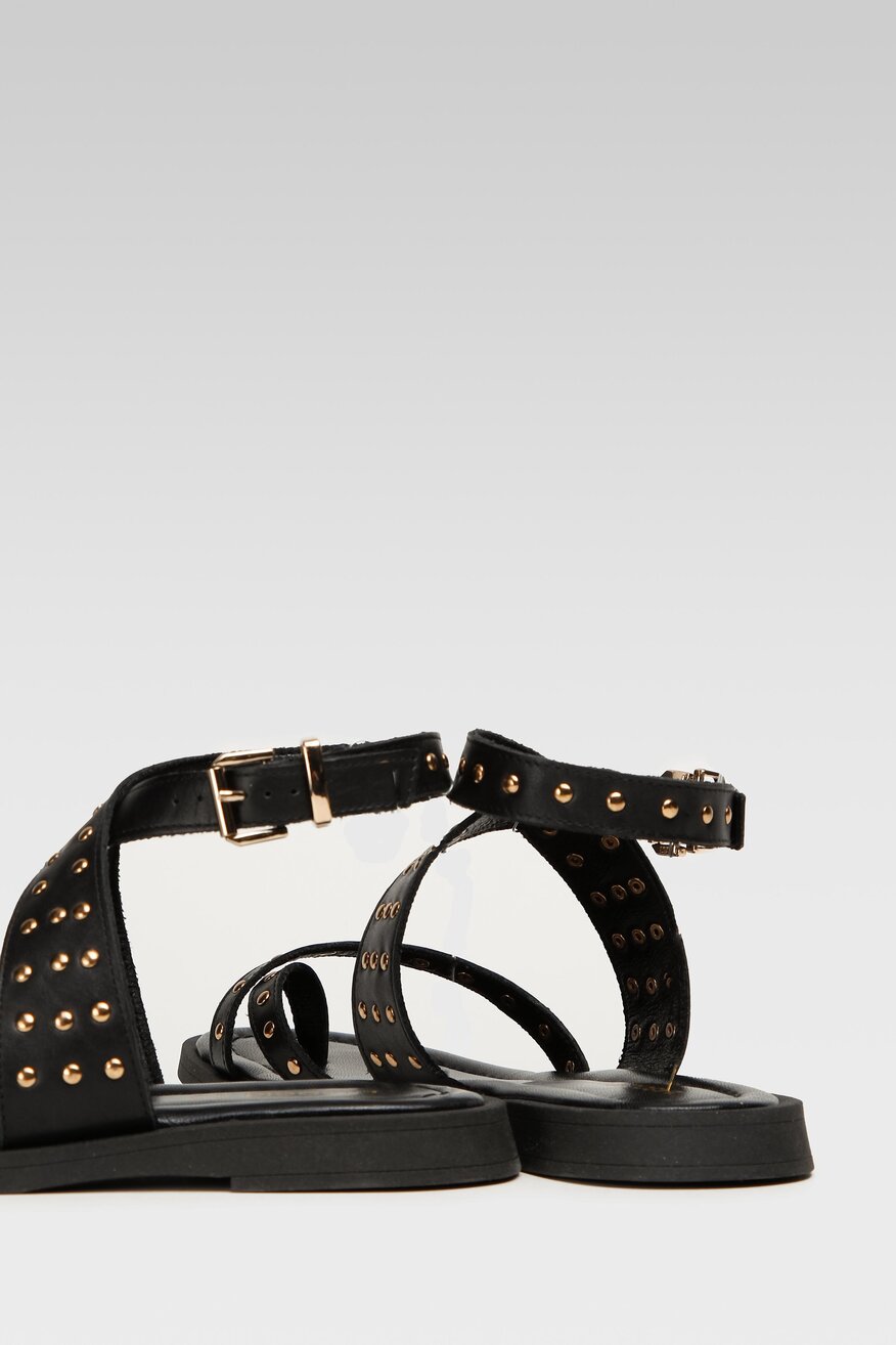 
                Lasocki - Sandały skórzane z ćwiekami - 5904248693749