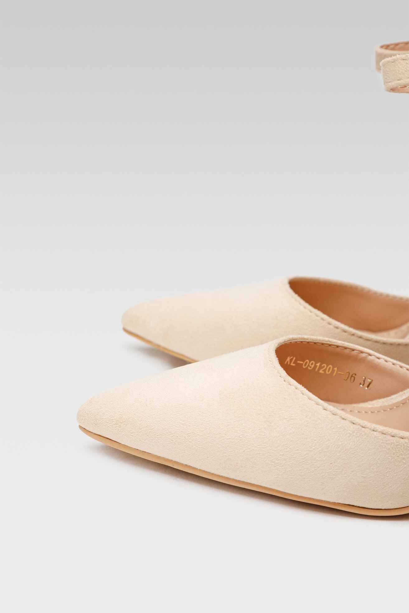 Körömcipő DeeZee KL-091201-06 BÉZS