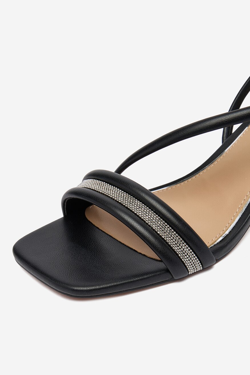 
                Сандалі NINE WEST ЧОРНИЙ - 5906751886984