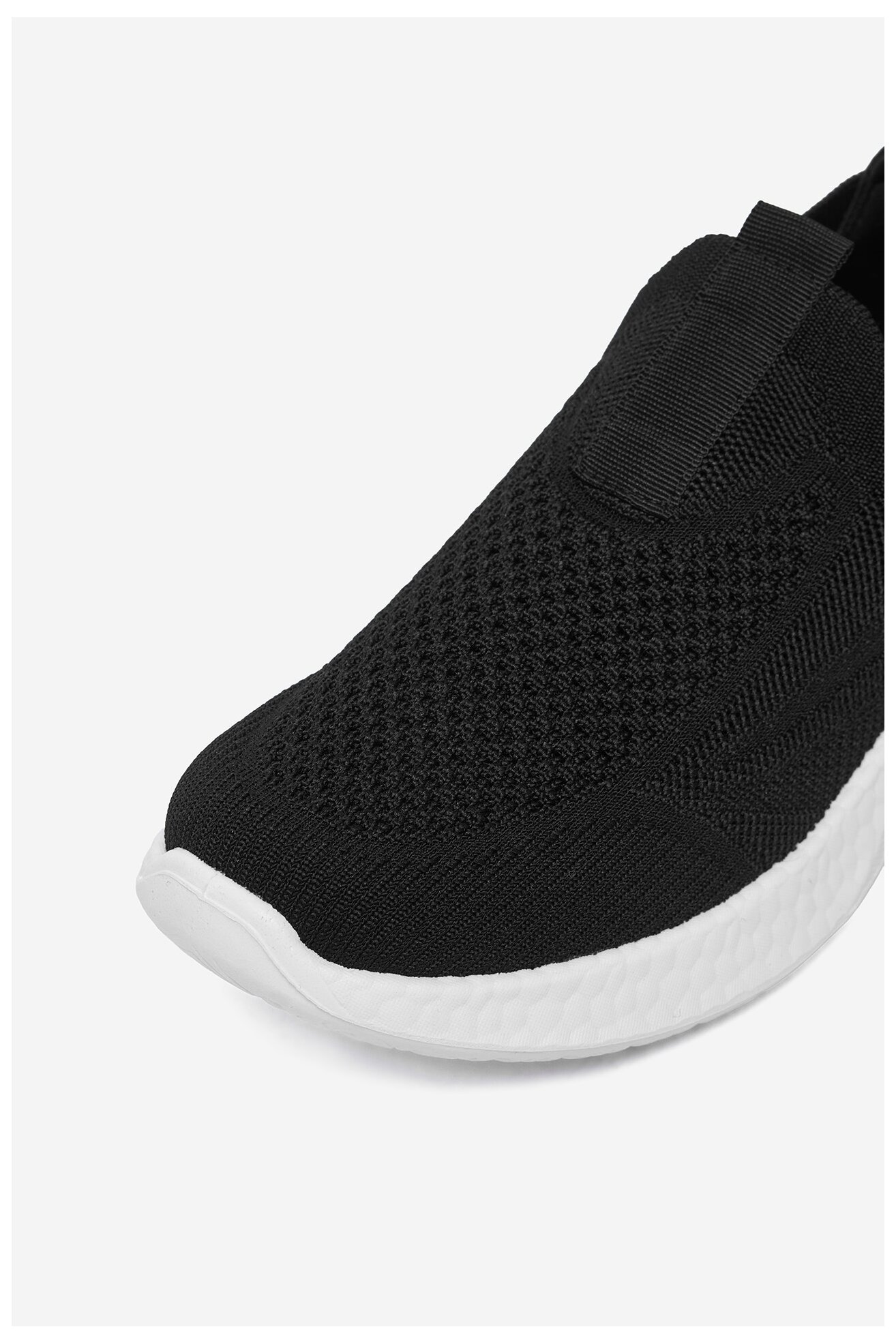 Patike Jenny CEO-WFA270923-2 CRNA