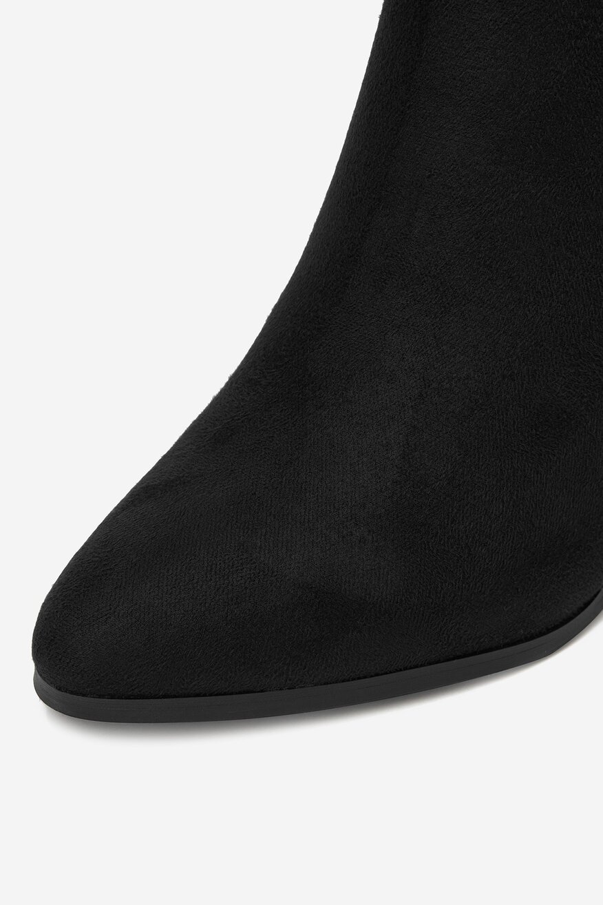 
                Боти DeeZee ЧЕРЕН - 5904410890020