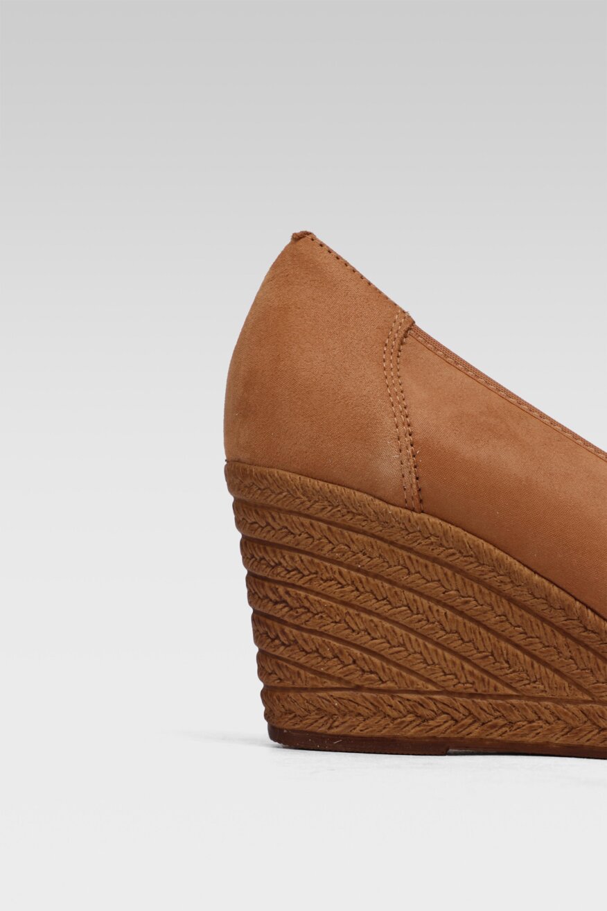 
                Lasocki - Czółenka zamszowe - 5903698555058