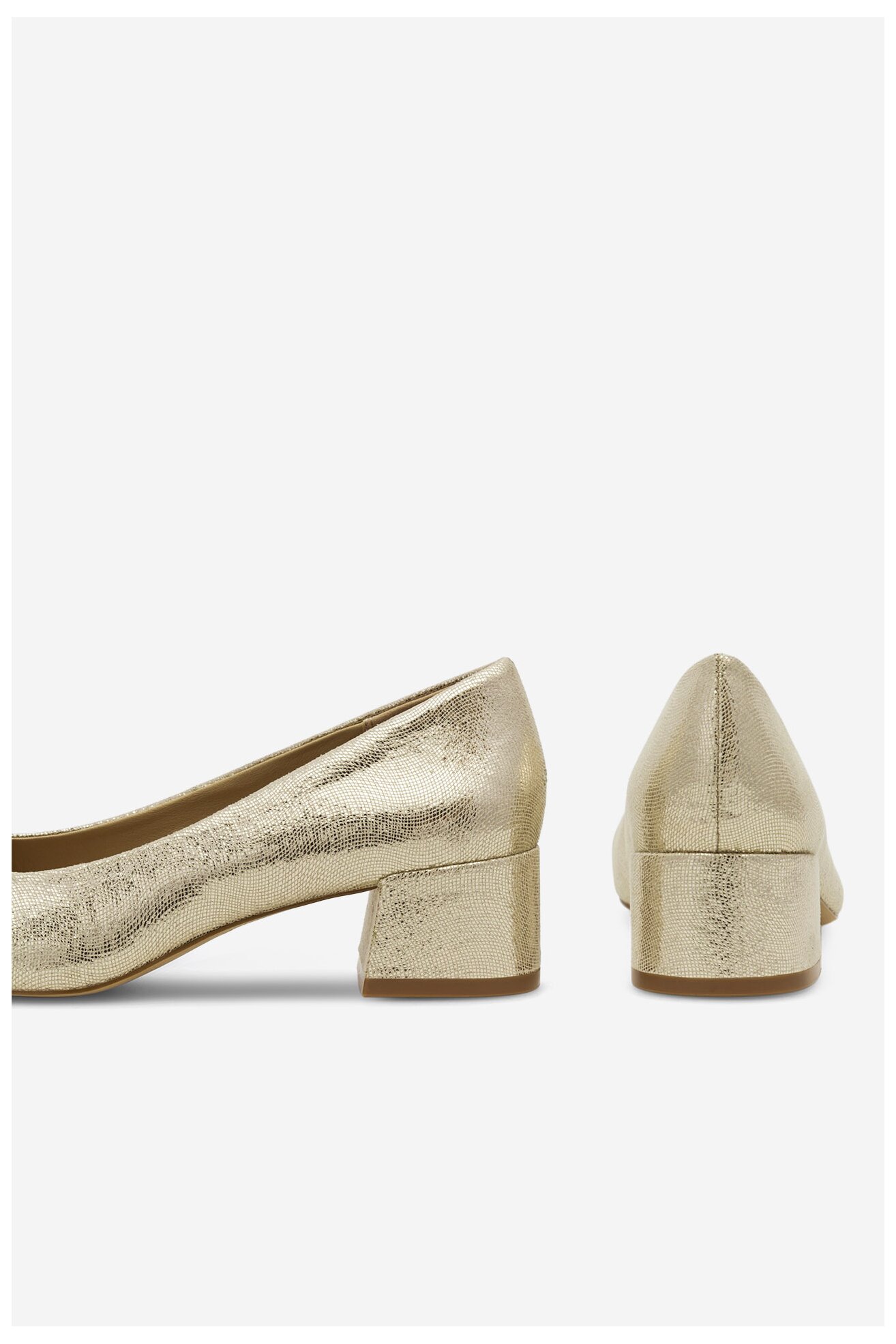 Czółenka Clara Barson WYL3622-1 Złoty