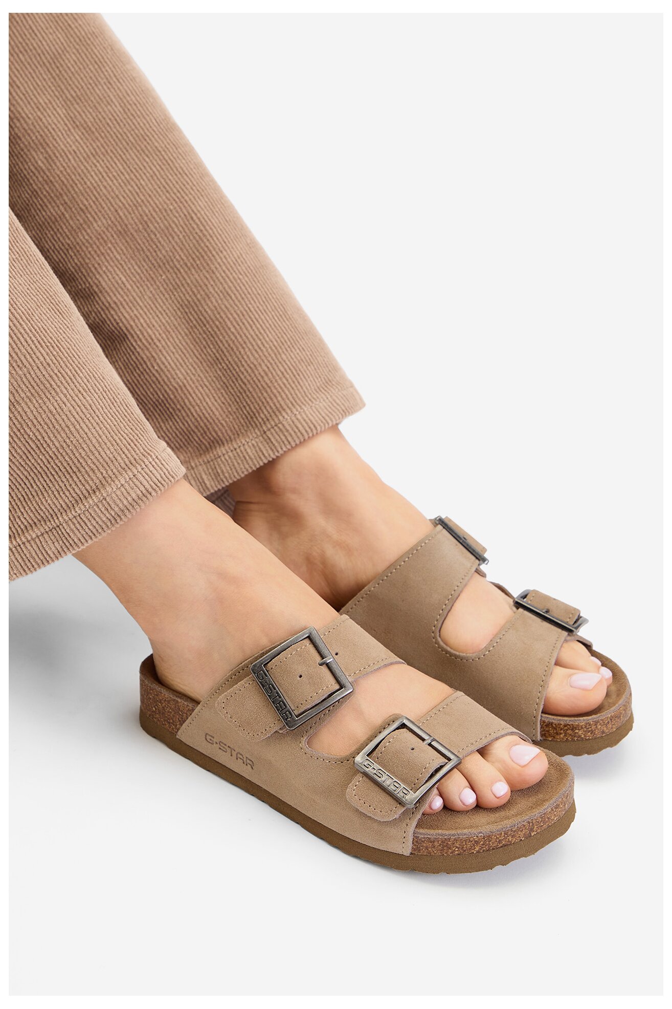 Джапанки G-STAR RAW CWB-WS-1128-50-S БЕЖОВ