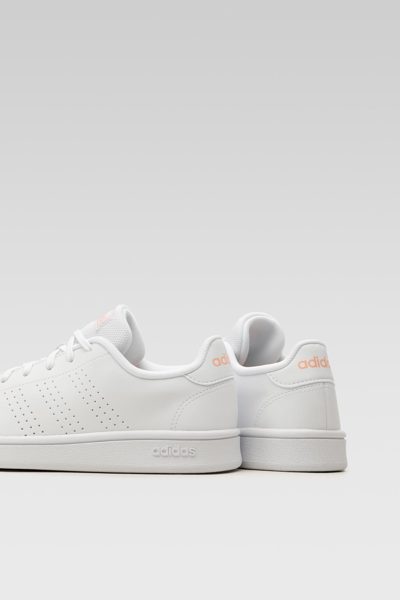 Obuwie sportowe adidas ADVANTAGE BASE EE7510 Biały