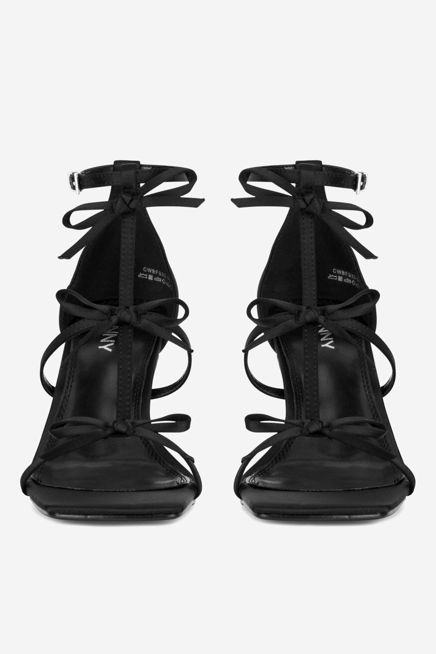 
                Сандалі Jenny ЧОРНИЙ - 5903698724089