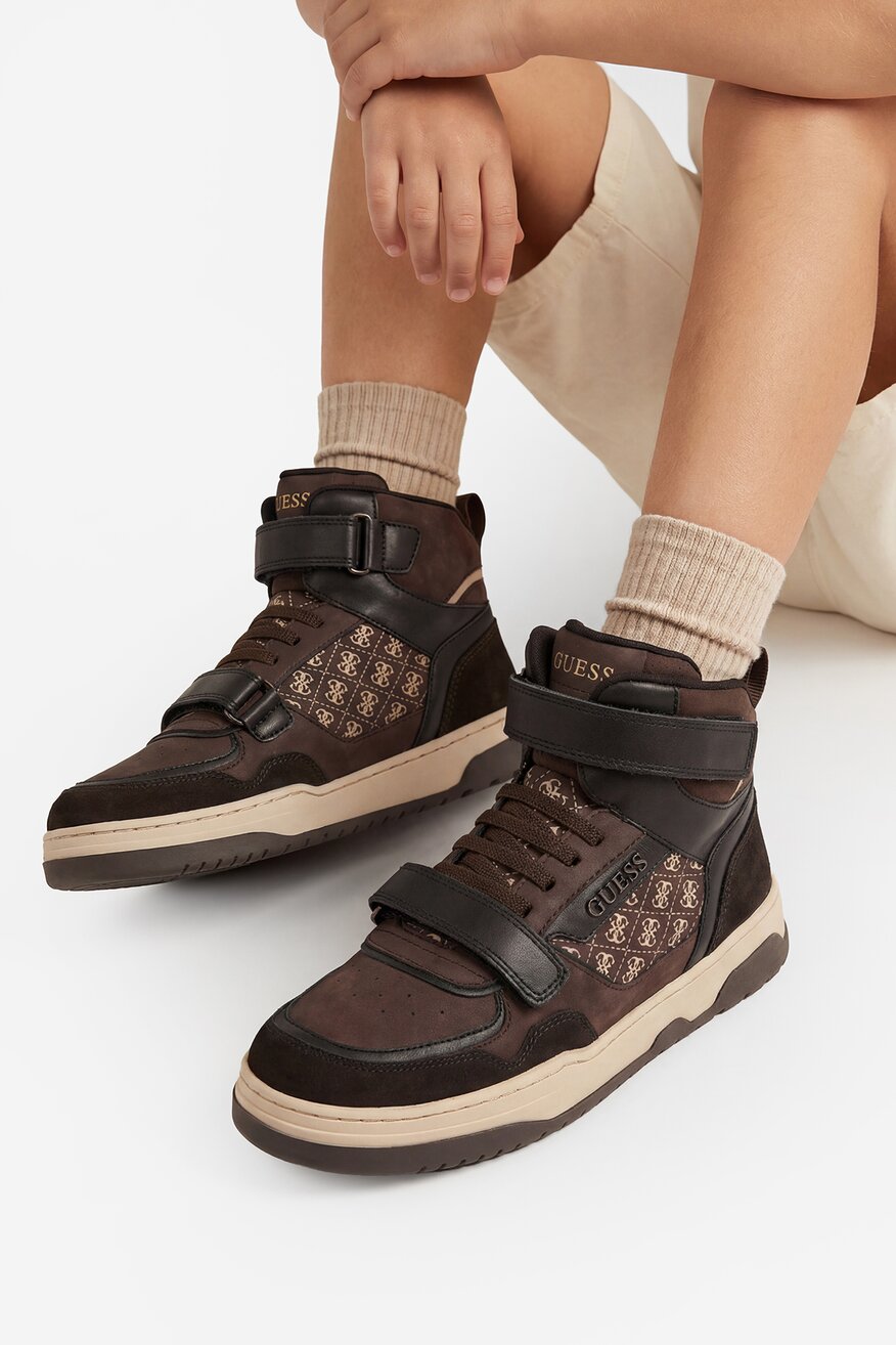 
                        Сникърси GUESS CEO-BI12-CAROL-03 ТЪМНОКАФЯВ - 5906751791332