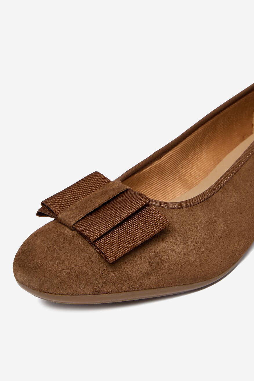 
                Körömcipő Lasocki BARNA - 5906751610978