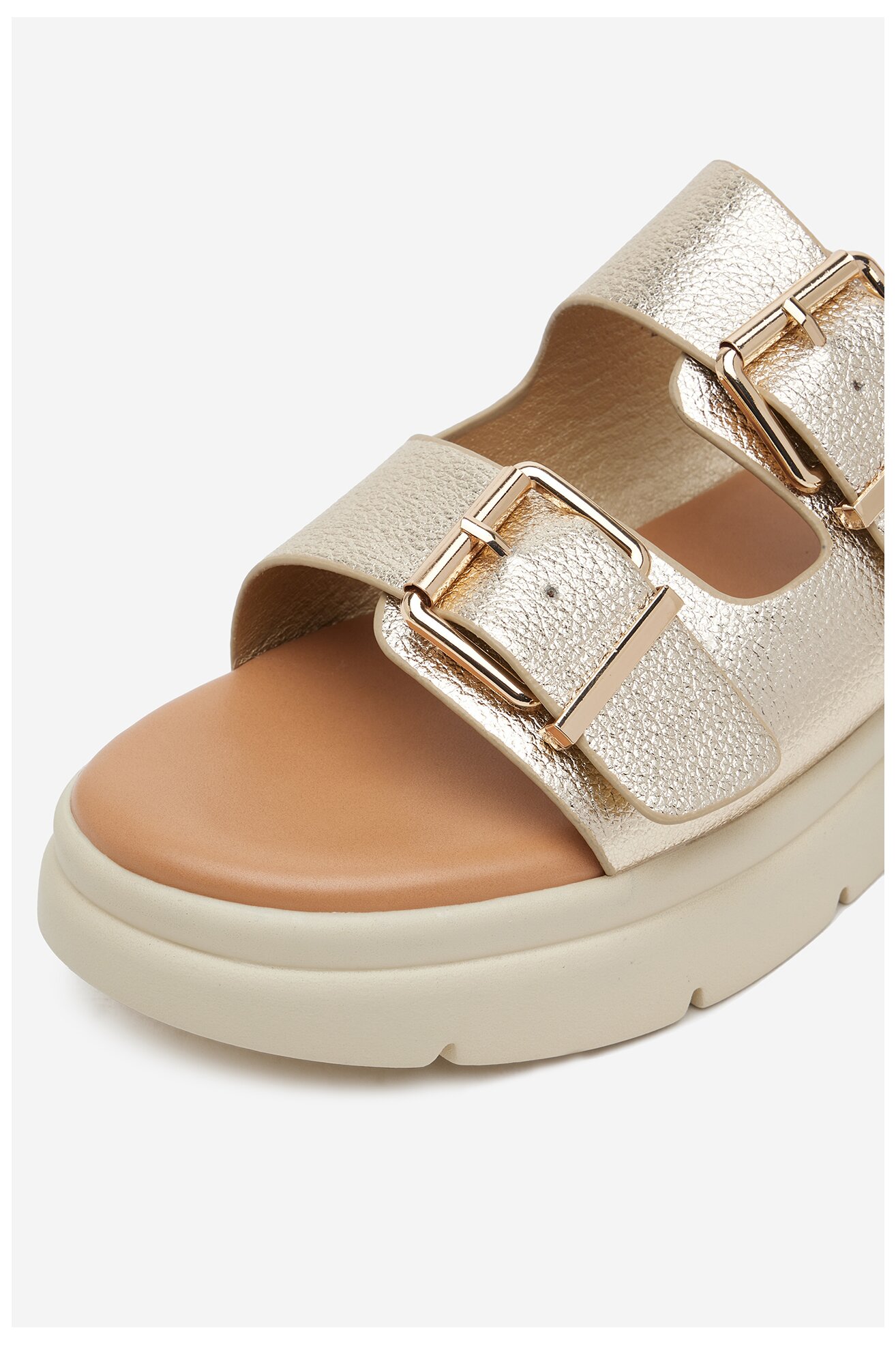 Klapki Clara Barson H3T9409-6 Złoty