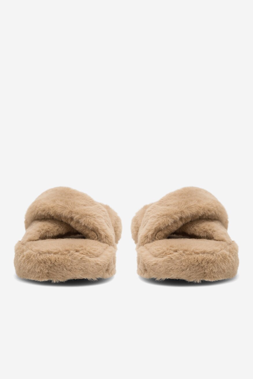 
                DeeZee - Kapcie z futerkiem - 5904862976549