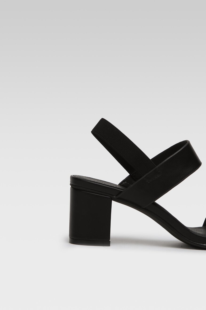 
                Сандалі Clara Barson ЧОРНИЙ - 5904862766140