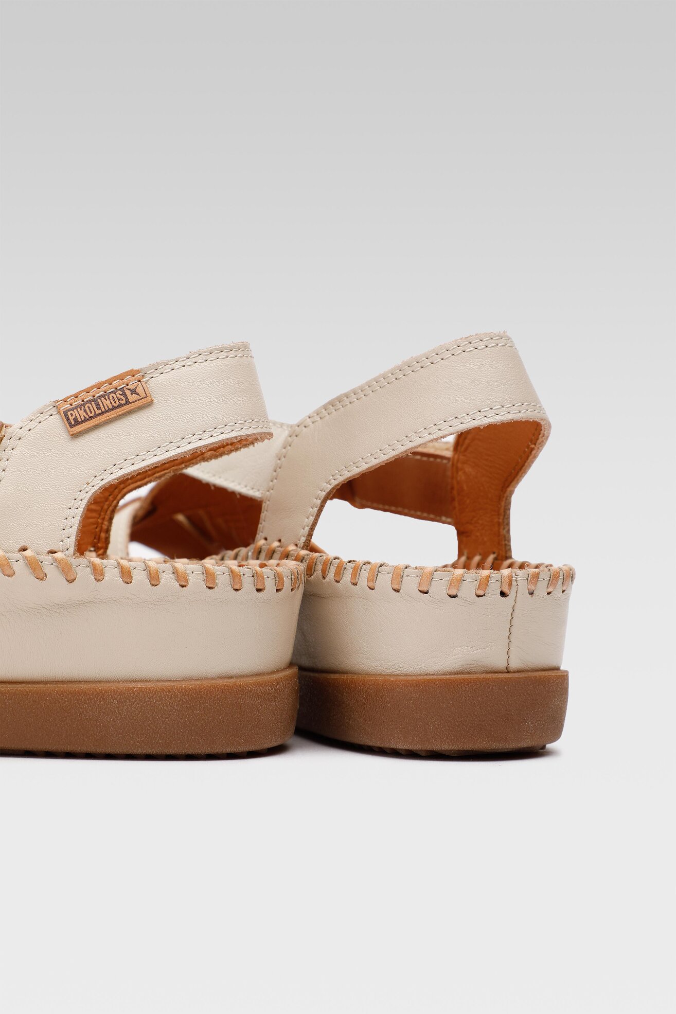 Sandały Pikolinos W8K-0741C2 Beżowy