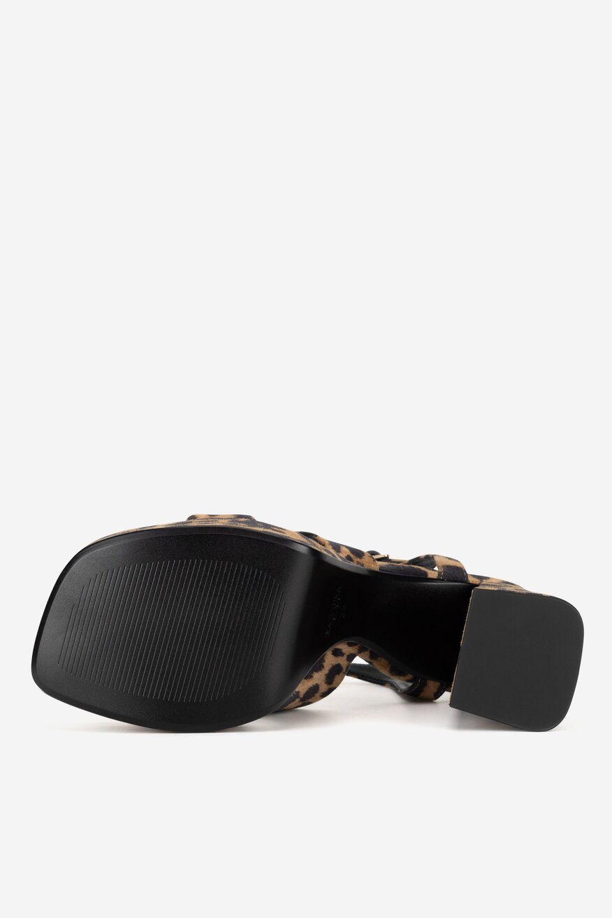 
                Badura - Sandały zamszowe - 5903698194691