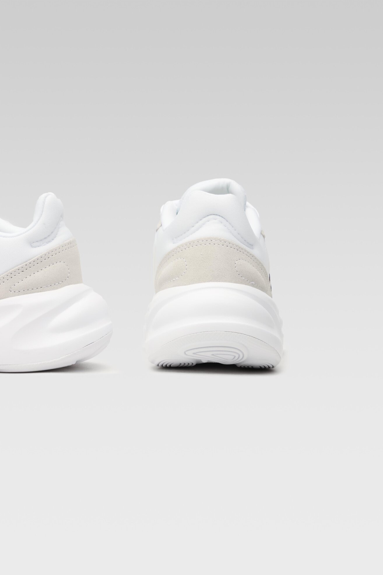 Obuwie sportowe adidas OZELLE H06121 Biały