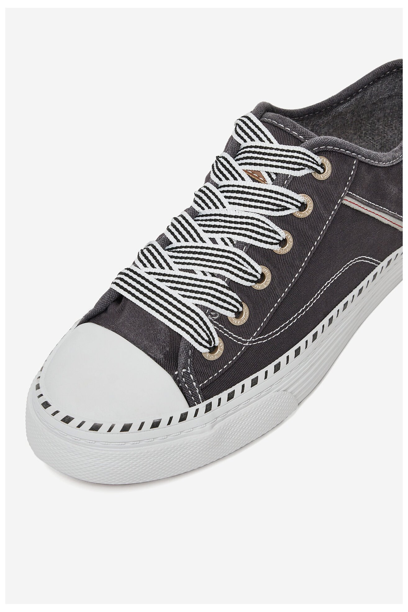 Vászoncipő Mustang 1376-303 FEKETE