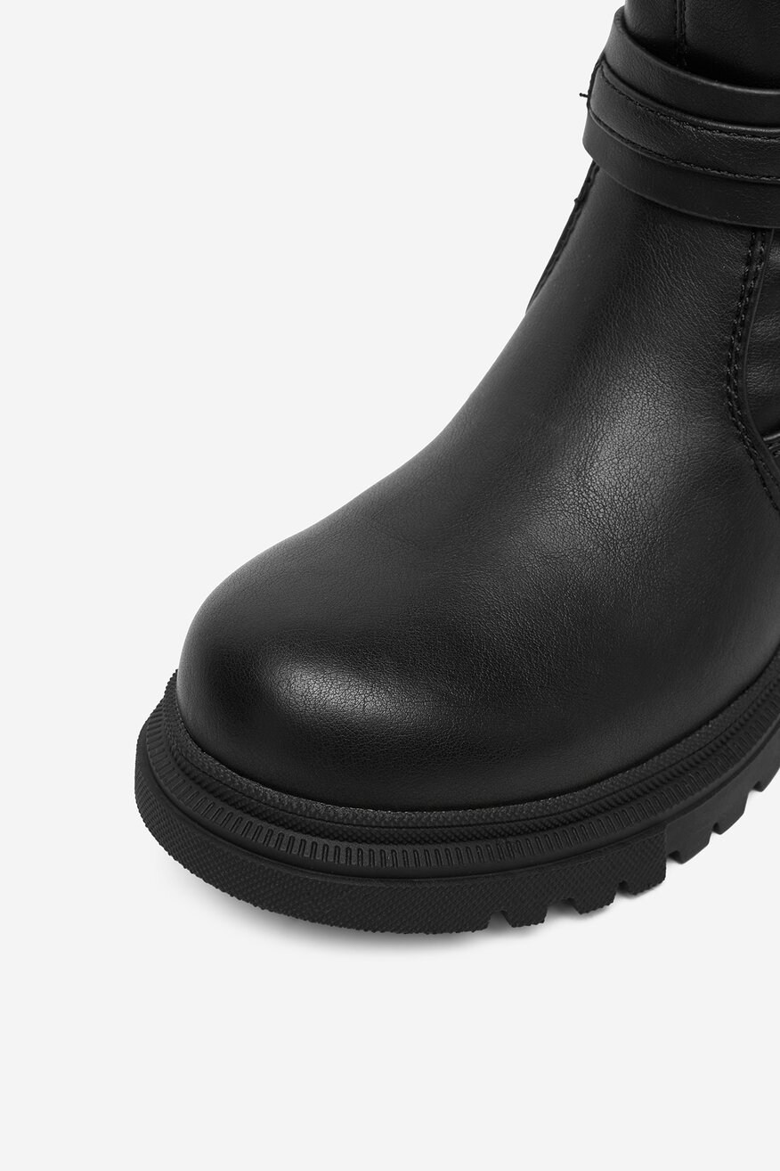 
                Kratke čizme DeeZee CRNA - 5906751340288